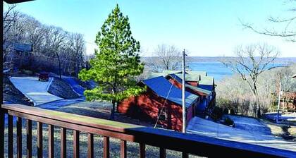 Year-around Lake Views, 1 mile to Ramp .