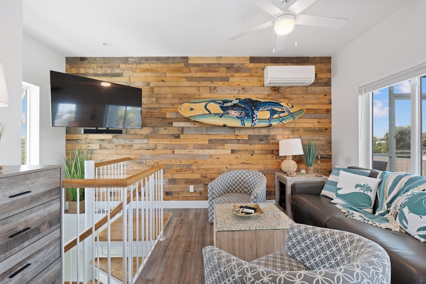 Bluewater Vista Is A Super Cool Mid Island Pool Home With Hot Tub - Fort Myers Beach, FL