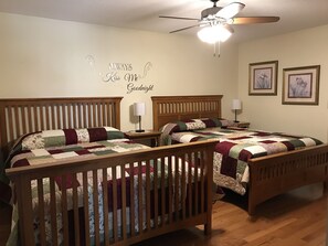 5 bedrooms, iron/ironing board, free WiFi, bed sheets