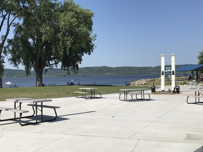 Beautiful spacious house with spectacular  views of Lake Pepin