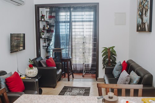 Apartment - Sleeps 4 - Parking - Airport Close