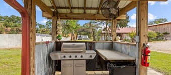 Cypress Crab Cottage in Steinhatchee!  1 bed, 1 bath, screen porch, full kitchen