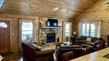 Smart TV, fireplace, DVD player, table football