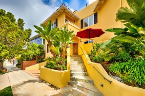 This beautiful home is only a short walk to the beach, La Jolla village, shops