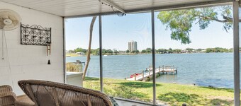 Lake Silver Retreat – 5BR Lakefront Home w/ Dock, Kayaks & Legoland-Themed Room – Perfect Getaway!