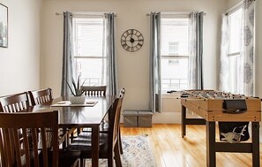 Games room - Large 3BR APT w/ enclosed front porch Close to Polar Park, palladium, WPI, DCU  (Worcester)