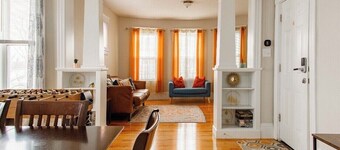 Large 3BR APT w/ enclosed front porch Close to Polar Park, palladium, WPI, DCU 