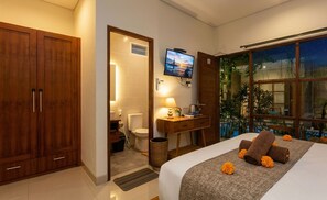 Deluxe Double Room with Kitchen | Premium bedding, minibar, in-room safe, desk