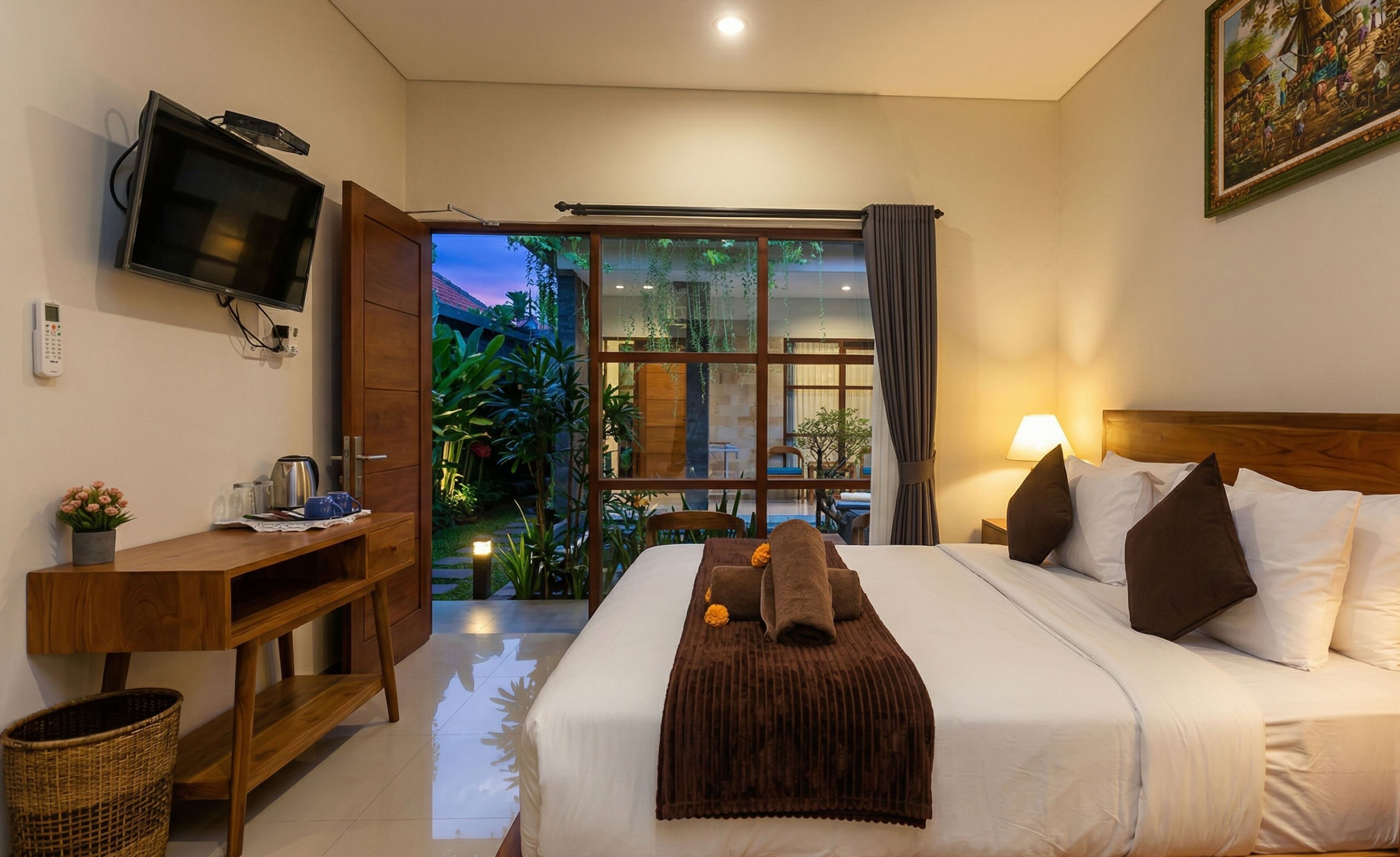 Deluxe Double Room with Kitchen | Premium bedding, minibar, in-room safe, desk