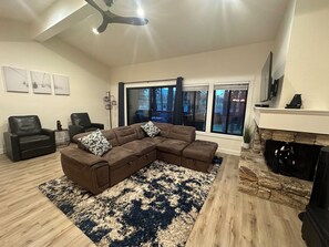 Smart TV, fireplace, Netflix, streaming services