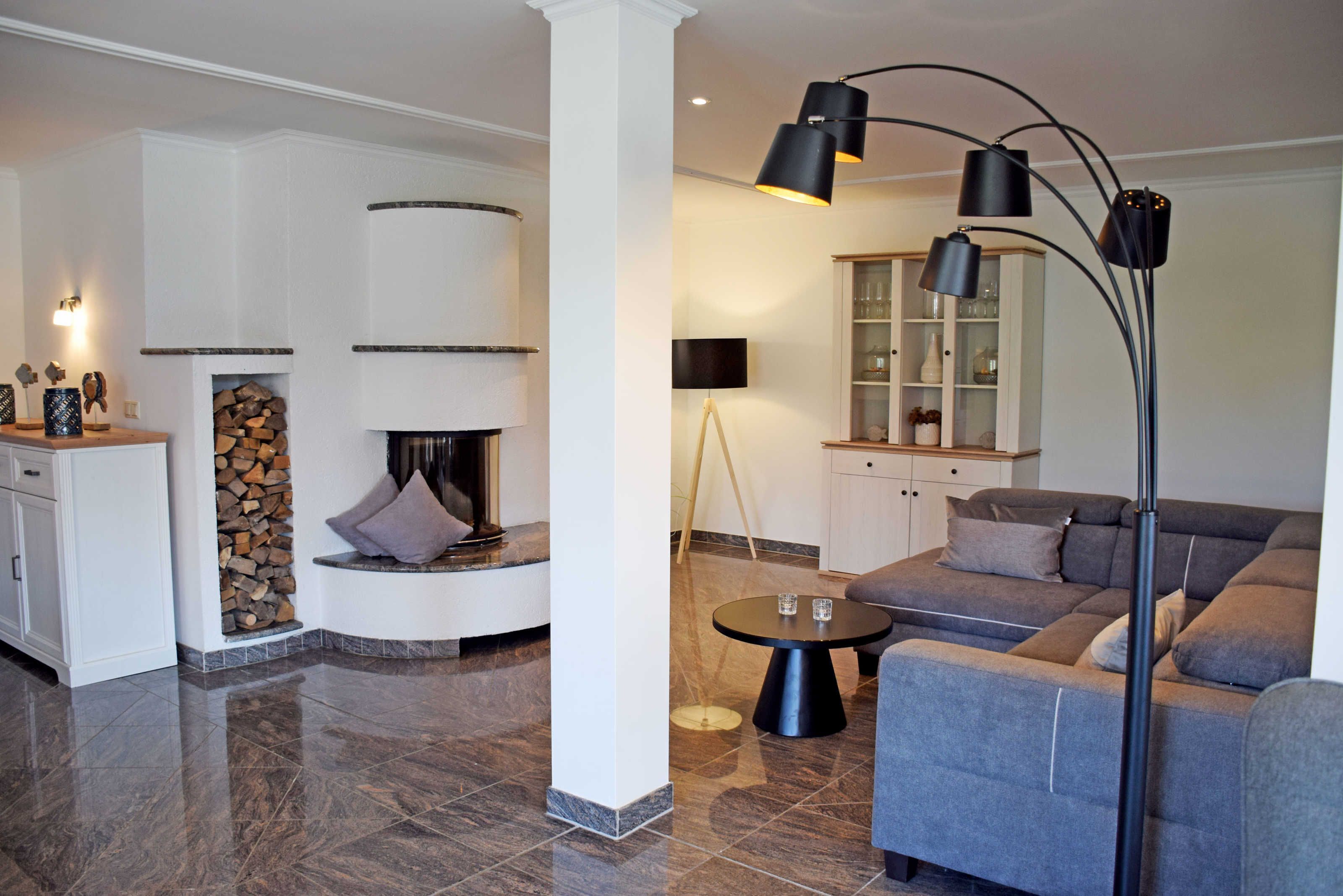 Télévision, cheminée