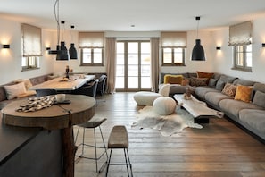 Fernseher, Kamin