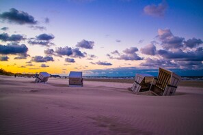 Una spiaggia nelle vicinanze