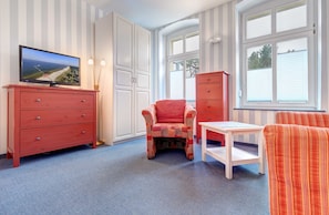 TV - Double room standard ground floor 1 - Hotel Villa Seeschlößchen 3*** (Heringsdorf)