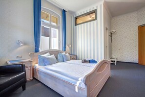 Unclassified image, 5 of 11, button