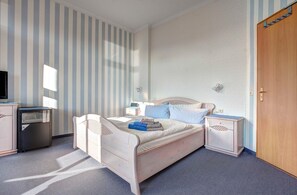 Unclassified image, 3 of 14, button