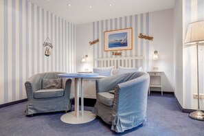 Interior - Großes Doppelzimmer, Erdgeschoß mit Terrasse - Hotel Villa Seeschlößchen 3 (Heringsdorf)