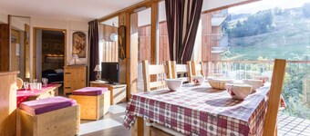 Superb Apartment 4-6 Pers, Full South, Ski, Balcony overlooking the slopes