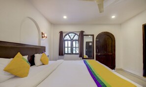 Soundproofing, iron/ironing board, free WiFi, bed sheets - Treebo Trip Lazy Holidays (Arpora)