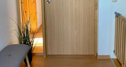 Ferienwohnung Louisa - FeWo Louisa im DG mit Balkon/ 4 Erw. +1 Kind bis 5Jahre