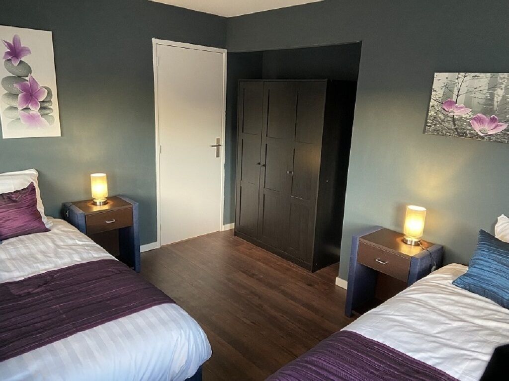 2 室のベッドルーム、アイロン / アイロン台、旅行用ベビーベッド、WiFi (無料)