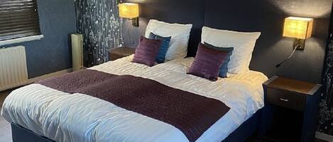 2 makuuhuonetta, silitysrauta/-lauta, vauvan matkasänky, ilmainen Wi-Fi