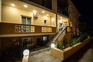 Exterior - Rhoe Seaside Apartments (Chania)