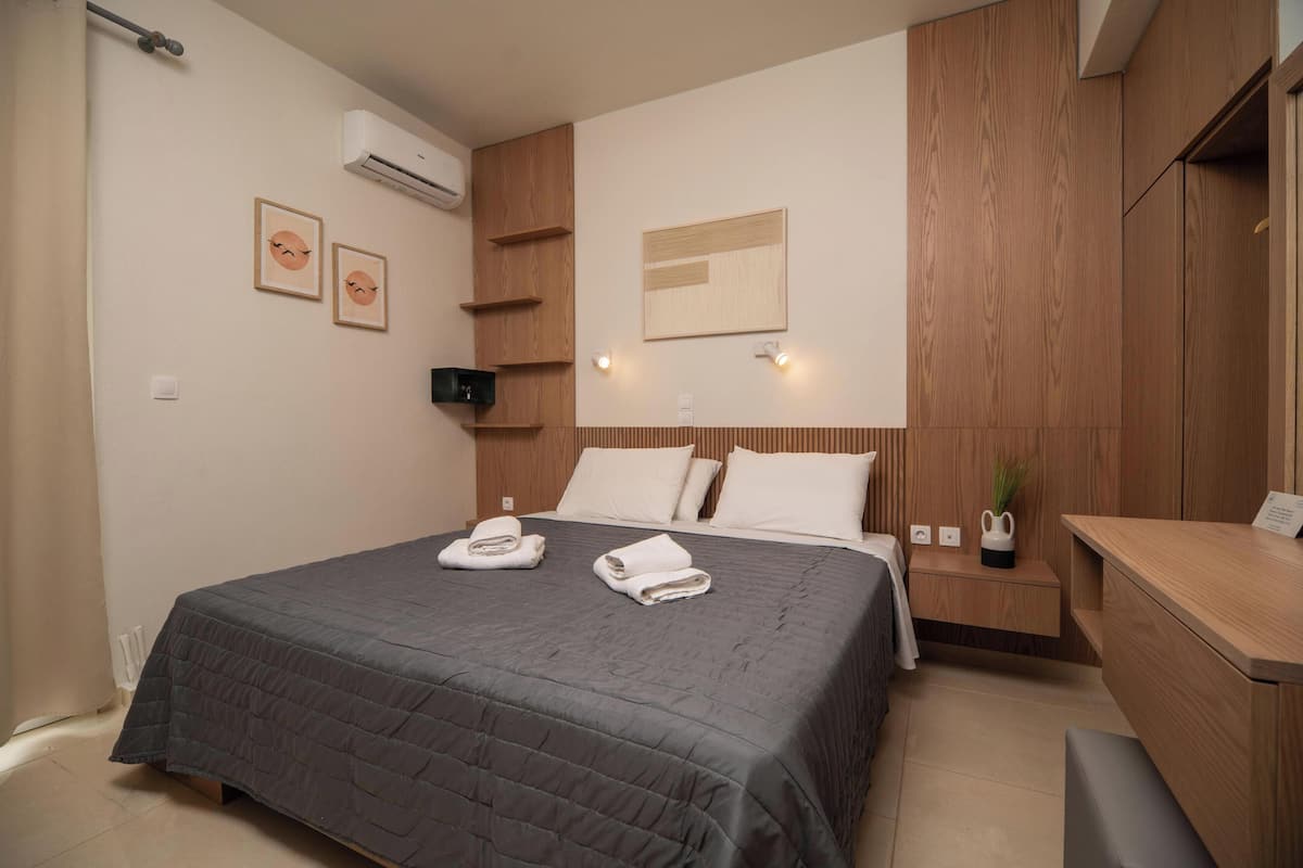 Comfort Apartment (2) | In-room safe, laptop workspace, soundproofing, iron/ironing board