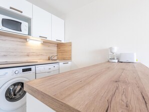 Fridge, microwave, dishwasher
