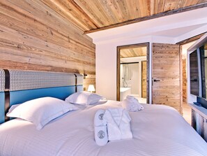 6 bedrooms, free WiFi, bed sheets