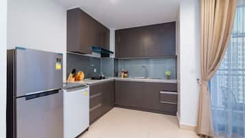 Deluxe Condo, 1 Bedroom | Private kitchenette | Fridge, electric kettle