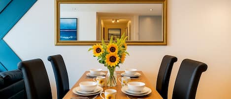 Deluxe Apartment | Living area | 32-inch flat-screen TV with digital channels, TV