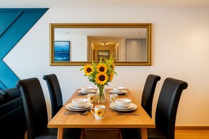 Deluxe Apartment | Living area - 2 bed 2 bath apartment in City Centre (Liverpool)