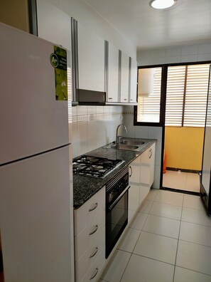 Fridge, microwave, oven, coffee/tea maker