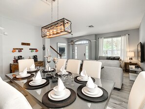 Interior - Fun+Outdoor Theater+Game Room+Themed BRs+Pool/Spa (Kissimmee)