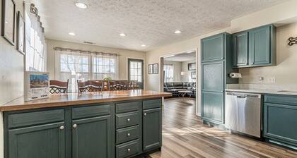 Warm & Cozy! | Off-street Parking