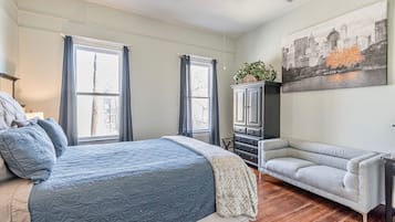 6 slaapkamers, een bureau, een strijkplank/strijkijzer, gratis wifi