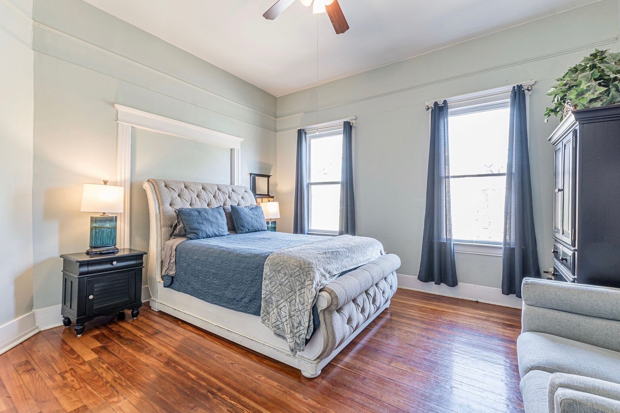 6 Schlafzimmer, Schreibtisch, Bügeleisen/Bügelbrett, kostenloses WLAN