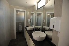 Hair dryer, bidet, towels - BLISS Hotel (Ksamil)