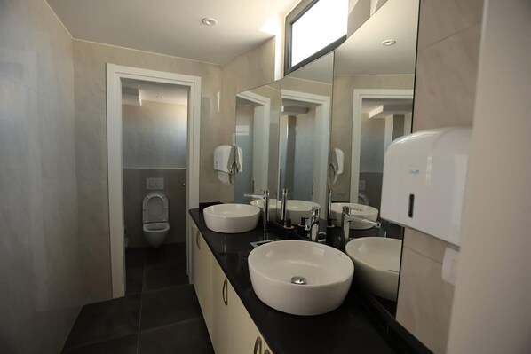 Bathroom - BLISS Hotel (Ksamil)