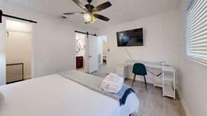 3 bedrooms, desk, travel crib, free WiFi