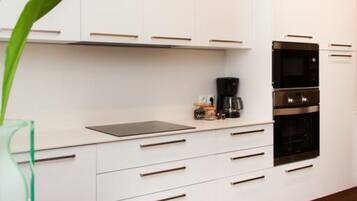 Deluxe-Apartment | Eigene Küche | Großer Kühlschrank, Ofen, Geschirrspüler