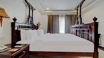 Premium Room | Desk, iron/ironing board, free WiFi, bed sheets