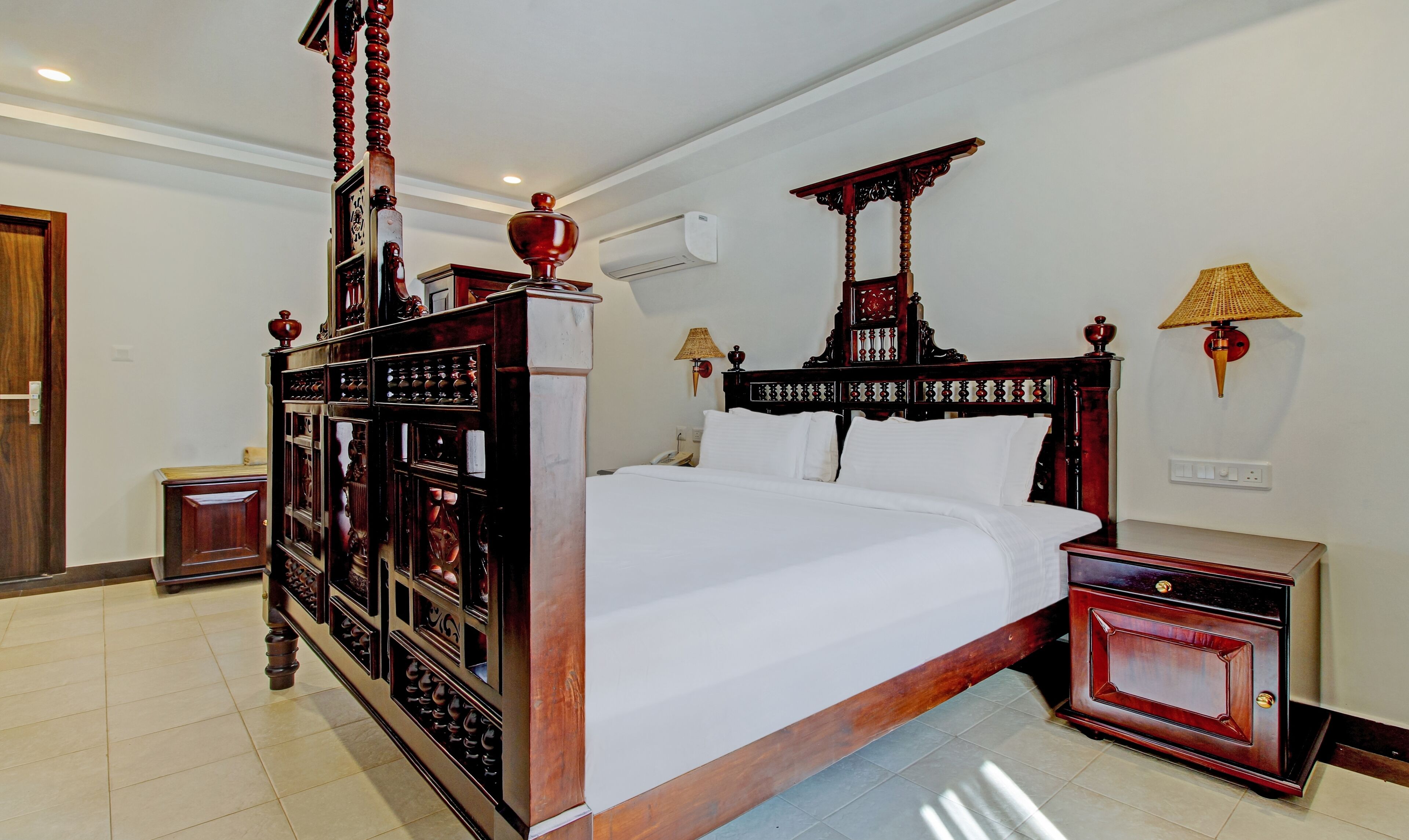 Premium Room | Desk, iron/ironing board, free WiFi, bed sheets