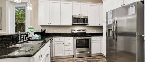 Fogão, cooktop, lava-louças, torradeira