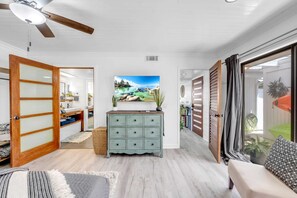 2 dormitorios, escritorio, tabla de planchar con plancha y wifi gratis