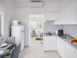Fridge, microwave, stovetop, dishwasher - Popular modern fully equipped apartment with private terrace in a top location in Porec near the beach (Porec)