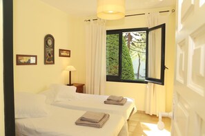 3 bedrooms, free WiFi, bed sheets