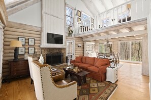 Smart TV, fireplace, ping pong, offices