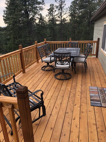 Peaceful and private with quick access to all the Black Hills has to offer!